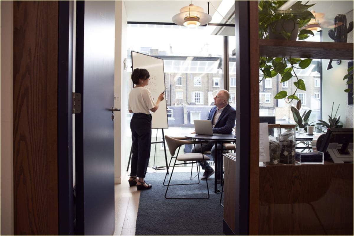 Why Should You Hire A Business Consultant?